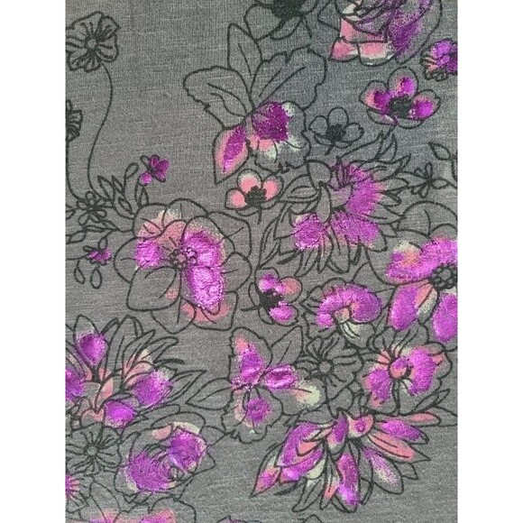 Wet Seal Gray Lace Back Tee Size S Purple Floral V-Neck Stretch Casual Top - Picture 2 of 7
